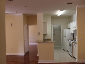 330 Southern Pecan Cir-Unit -107 in Winter Garden, FL - Building Photo - Building Photo