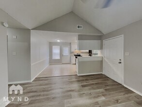 4574 Summer Creek Cove in Memphis, TN - Foto de edificio - Building Photo