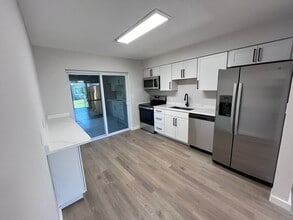 1610 Triangle Ave in Orlando, FL - Building Photo - Building Photo