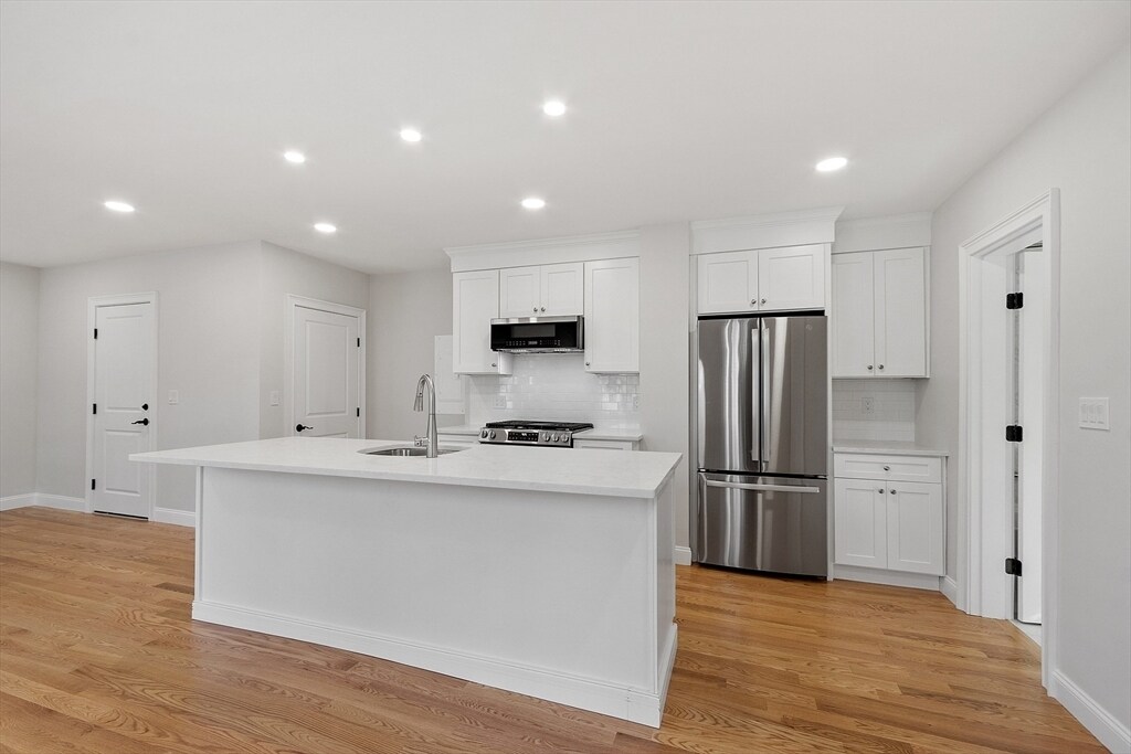 88 N Main St in Westford, MA - Building Photo
