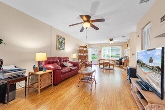 3348 38th Way S in St. Petersburg, FL - Building Photo - Building Photo