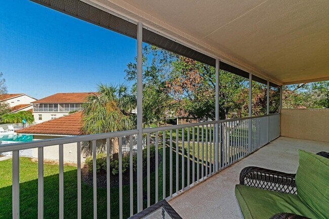 7107 Cedar Hollow Cir, Unit 24-202 in Bradenton, FL - Building Photo - Building Photo