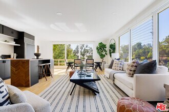 1311 Braeridge Dr in Beverly Hills, CA - Building Photo - Building Photo