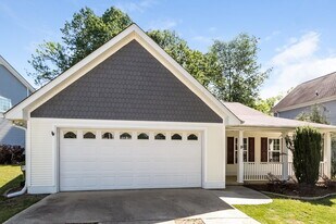 43 Roxbury Ln in Newnan, GA - Building Photo