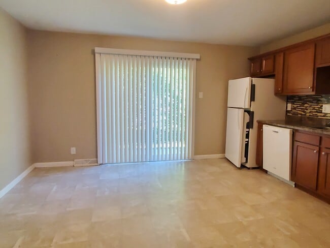 5526 Humbert Rd in Alton, IL - Building Photo - Building Photo