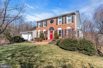 12203 Fox Hunter Pl in Fairfax, VA - Building Photo - Building Photo