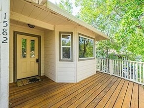 1582 Olive Ave in Redding, CA - Building Photo - Building Photo