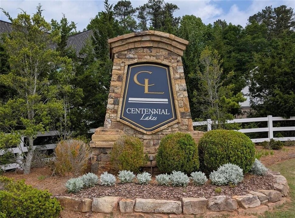 308 Liberty Dr in Acworth, GA - Building Photo