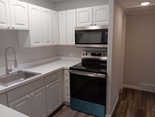 property at 32850 Aurora Rd