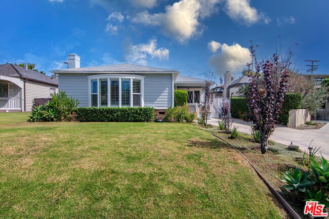 property at 326 N Vista St