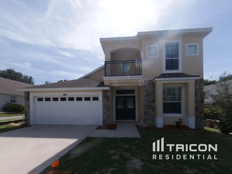 33246 Irongate Dr in Leesburg, FL - Building Photo