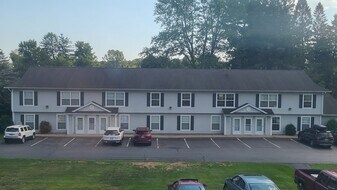 2100 Curry Rd, Unit Victoria Ct I in Schenectady, NY - Building Photo