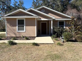 13002 SW 174th St in Archer, FL - Building Photo