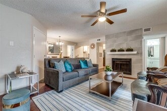 12484 Abrams Rd in Dallas, TX - Building Photo - Building Photo