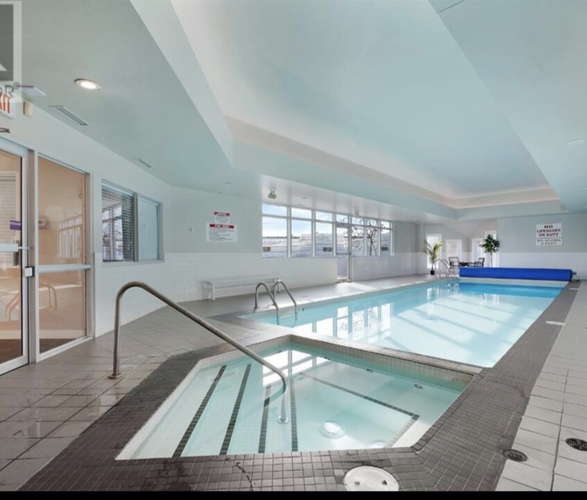 1933 Edenwold Hts NW in Calgary, AB - Building Photo