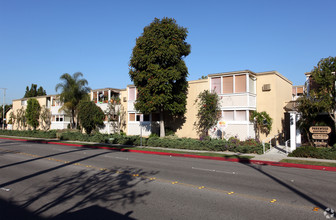 Parkwood Apartments in Bellflower, CA - Building Photo - Building Photo