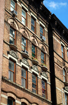 252 West 10th Street in New York, NY - Building Photo