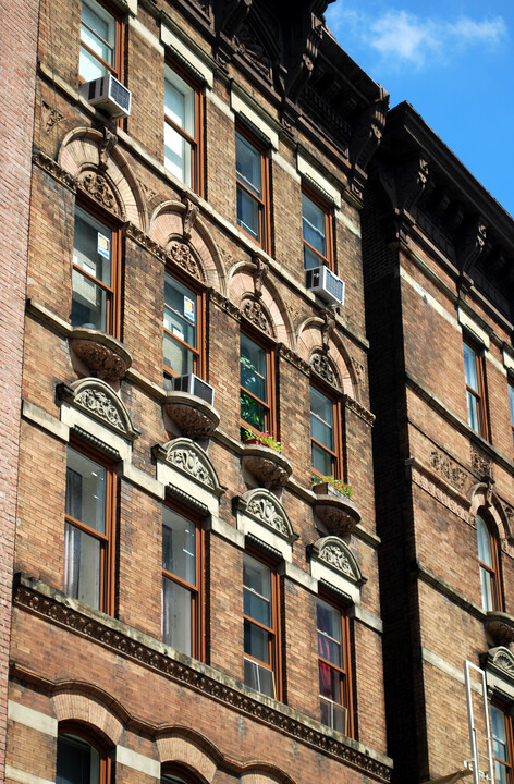 252 West 10th Street in New York, NY - Foto de edificio