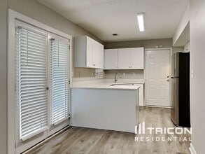39 Pine Grove Cir in Newnan, GA - Building Photo - Building Photo