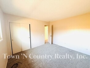 215 W Alvin Dr in Salinas, CA - Building Photo - Building Photo