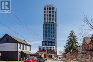 39 Mary St in Barrie, ON - Building Photo