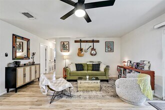 9702 Oriole Dr in Austin, TX - Building Photo - Building Photo