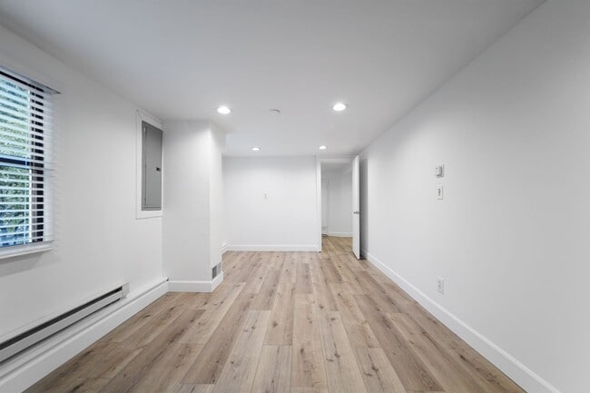 3801 SW Hamilton St in Portland, OR - Building Photo - Building Photo