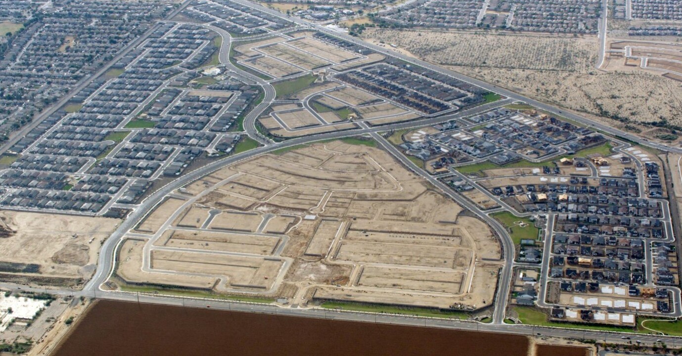 SF Neighborhood in San Tan Valley, AZ - Building Photo