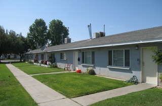 3 E San Joaquin St in Fresno, CA - Foto de edificio