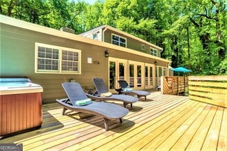 2885 Duke of Gloucester St in East Point, GA - Building Photo - Building Photo