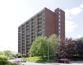 West View Towers in Pittsburgh, PA - Building Photo - Building Photo