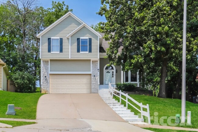 property at 302 E 123rd Terrace