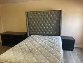 8009 Downman Rd in New Orleans, LA - Foto de edificio - Building Photo