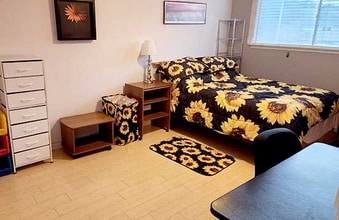 10400 Hammerly Blvd in Houston, TX - Foto de edificio - Building Photo