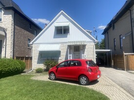 282 Poyntz Av in Toronto, ON - Building Photo