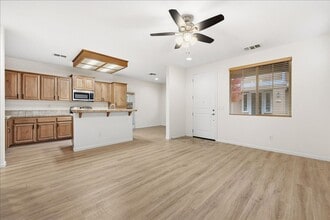 3621 el Dala Ln in Sacramento, CA - Building Photo - Building Photo