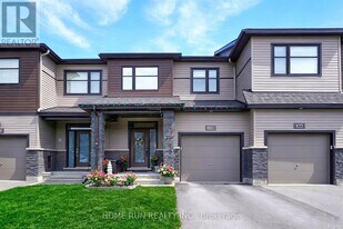831 Dynasty St in Ottawa, ON - Building Photo