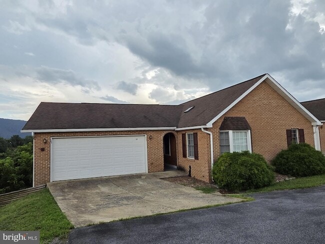 57 Courtney Cir in Strasburg, VA - Building Photo - Building Photo