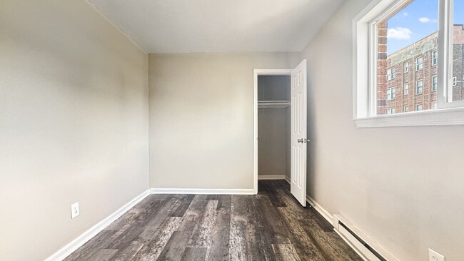 121 W 32nd St Apartments in Norfolk, VA - Building Photo - Building Photo