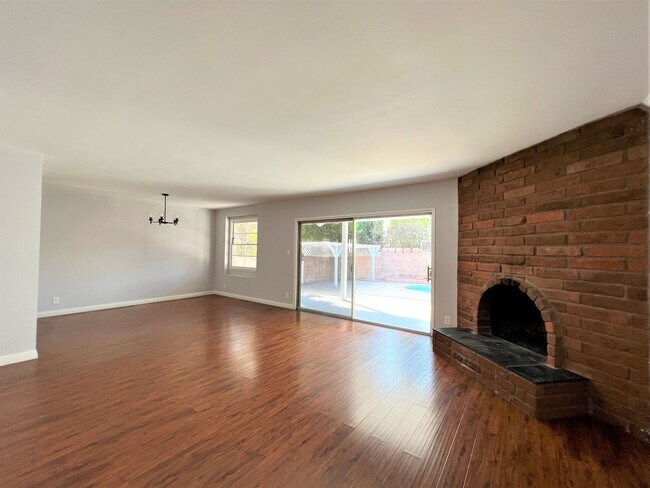 15126 Enadia Way in Los Angeles, CA - Building Photo - Building Photo