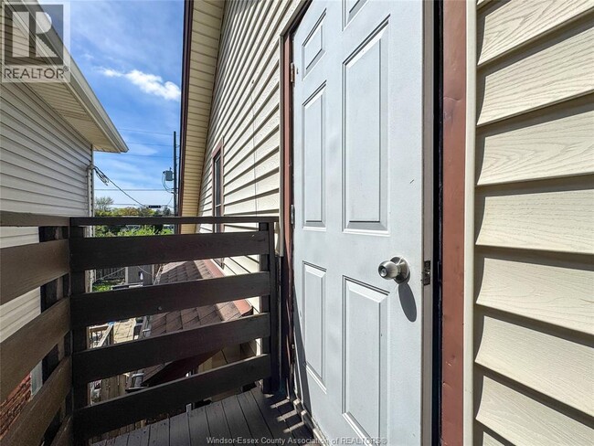 1351 Marentette Ave in Windsor, ON - Building Photo - Building Photo