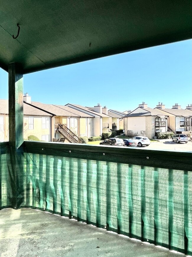 property at 1516 Bay Area Blvd