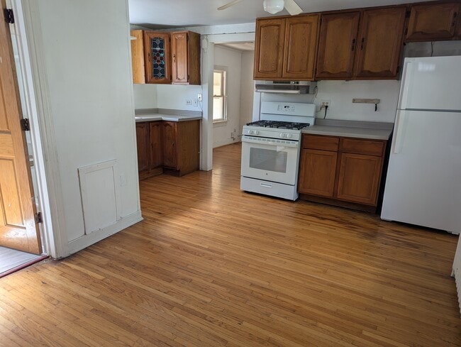 18 Madison St, Unit Upper Unit