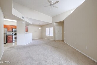 17017 N 12th St in Phoenix, AZ - Building Photo - Building Photo