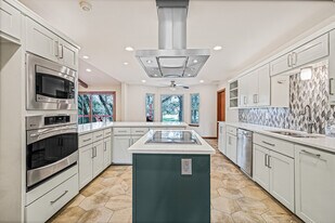 2013 Mayfield Dr in Round Rock, TX - Building Photo