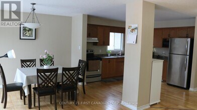 995 Oakcrossing Rd in London, ON - Building Photo - Building Photo