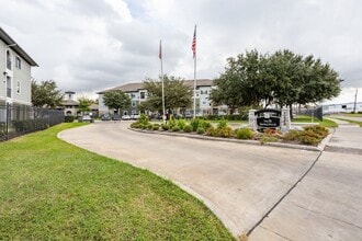 The Life at Sterling Woods in Houston, TX - Foto de edificio - Building Photo