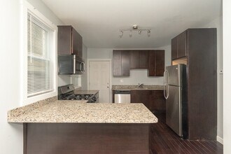 2968 N Ridgeway Ave, Unit J02P in Chicago, IL - Building Photo - Building Photo