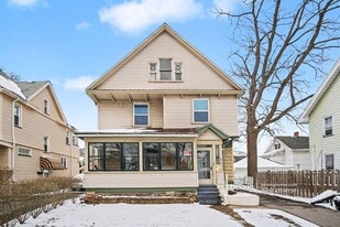 312 Sawyer St, Unit 3-3301 in Rochester, NY - Building Photo