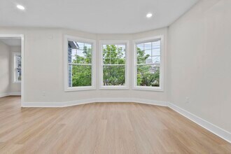 1546 Chapel St in New Haven, CT - Building Photo - Building Photo